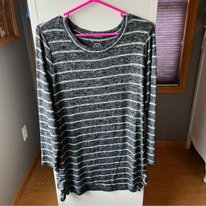 Maurices Tunic Black and White Long Sleeve Top